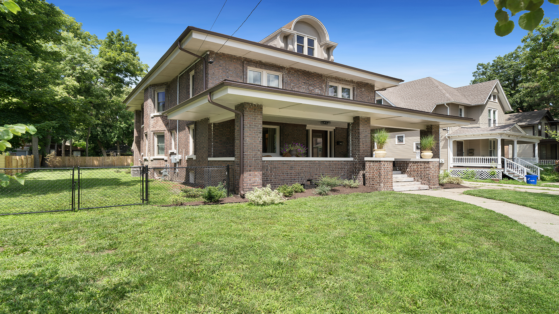 512 College Avenue