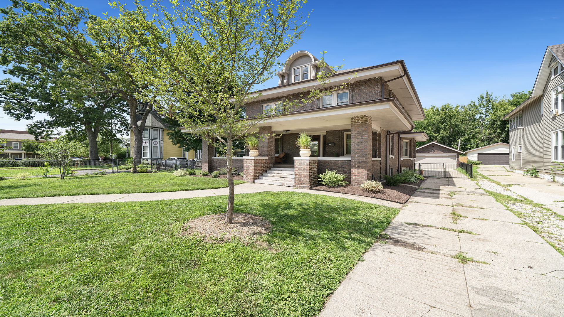 512 College Avenue