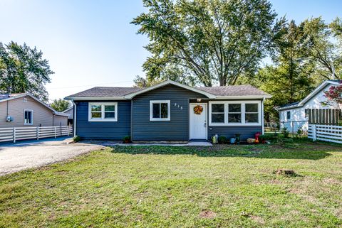 Photo of 515 W Auburn Lane, Crete, IL 60417 (MLS # 12491596)