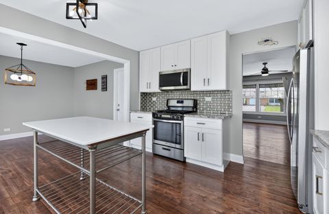 Tiny photo for 7662 Northway Drive, Hanover Park, IL 60133 (MLS # 12622790)