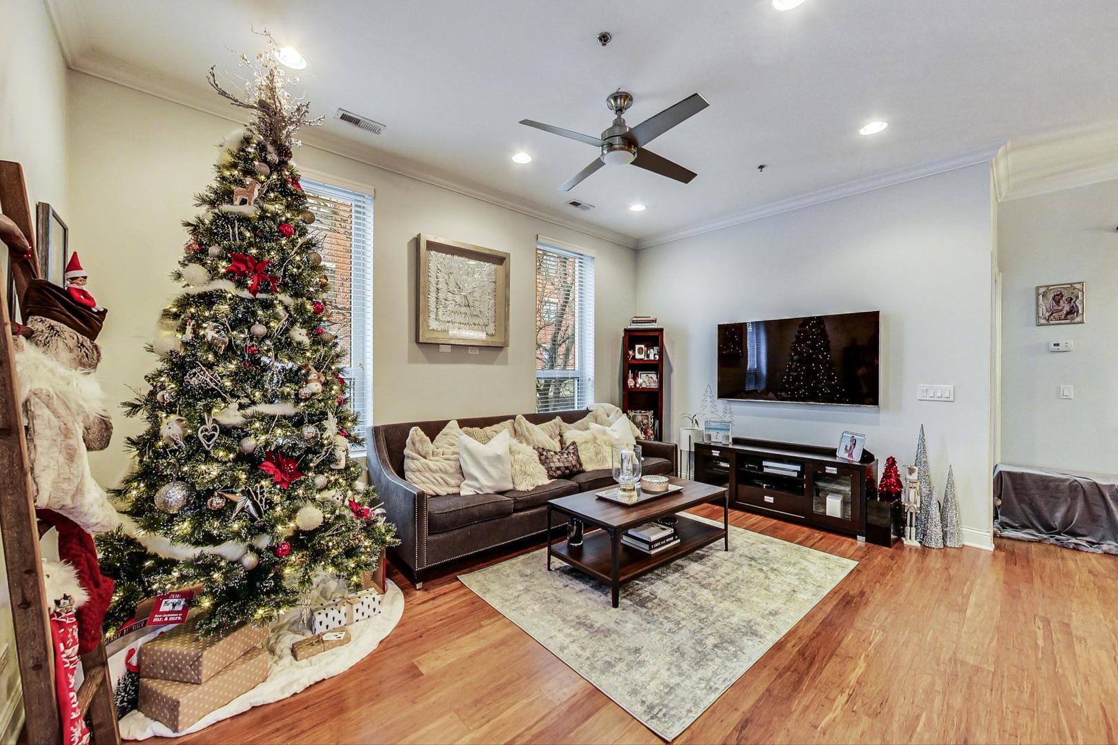 1249 W Madison Street 306
