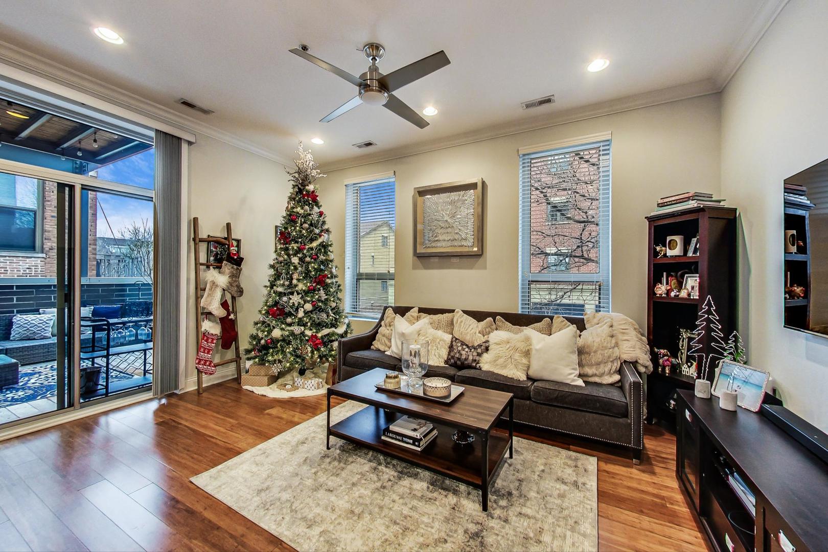 1249 W Madison Street 306