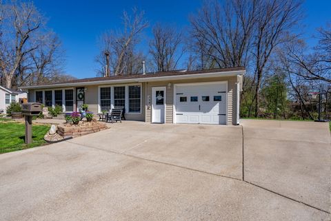 Tiny photo for 3921 29th Street, Rock Island, IL 61201 (MLS # 12623593)