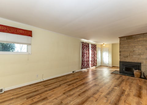 Tiny photo for 321 Thorwaldsen Place, Clinton, IA 52732 (MLS # 12797838)