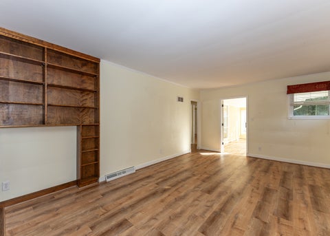 Tiny photo for 321 Thorwaldsen Place, Clinton, IA 52732 (MLS # 12797838)