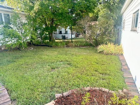 Tiny photo for 822 W Lafayette Street, Ottawa, IL 61350 (MLS # 12477349)