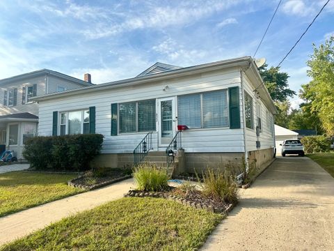 Tiny photo for 822 W Lafayette Street, Ottawa, IL 61350 (MLS # 12477349)