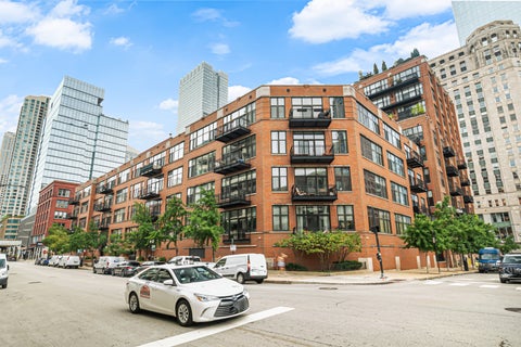 Photo of 333 W HUBBARD Street #604, Chicago, IL 60654 (MLS # 12791384)