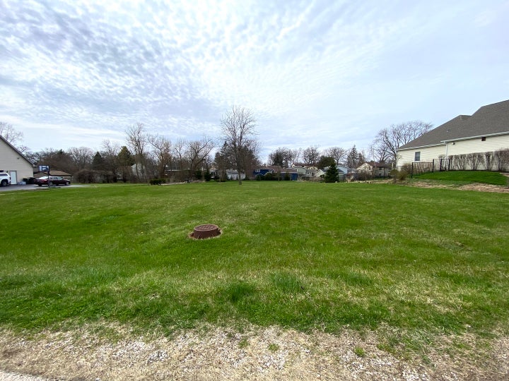 Photo 1 of 4 — 314 Abbey Lane, Antioch, IL 60002