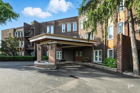 Tiny photo for 1425 Sandpebble Drive #340, Wheeling, IL 60090 (MLS # 12452382)