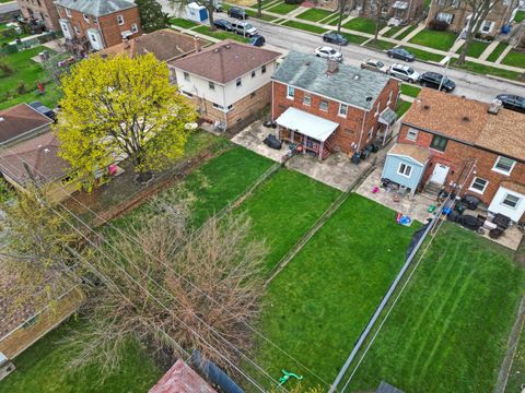 Tiny photo for 429 Geneva Avenue, Bellwood, IL 60104 (MLS # 12486311)