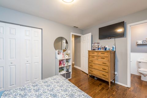 Tiny photo for 19451 W Hoag Court, Mundelein, IL 60060 (MLS # 12432924)