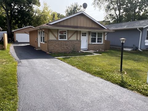 Photo of 19451 W Hoag Court, Mundelein, IL 60060 (MLS # 12432924)