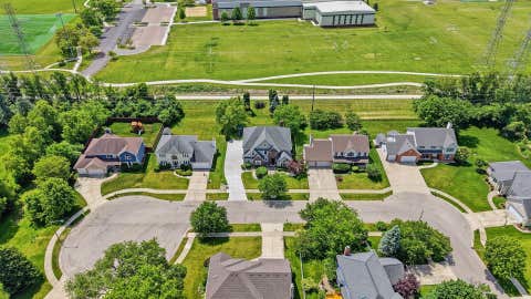 Tiny photo for 22W133 GLENRISE Court, Glen Ellyn, IL 60137 (MLS # 12664331)