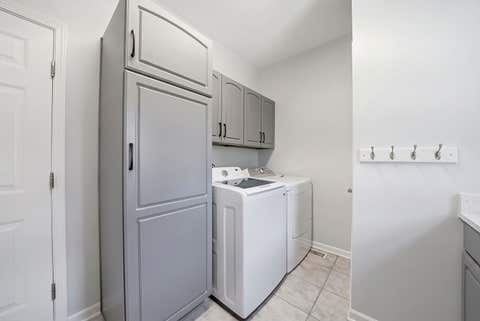Tiny photo for 22W133 GLENRISE Court, Glen Ellyn, IL 60137 (MLS # 12664331)