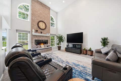 Tiny photo for 22W133 GLENRISE Court, Glen Ellyn, IL 60137 (MLS # 12664331)