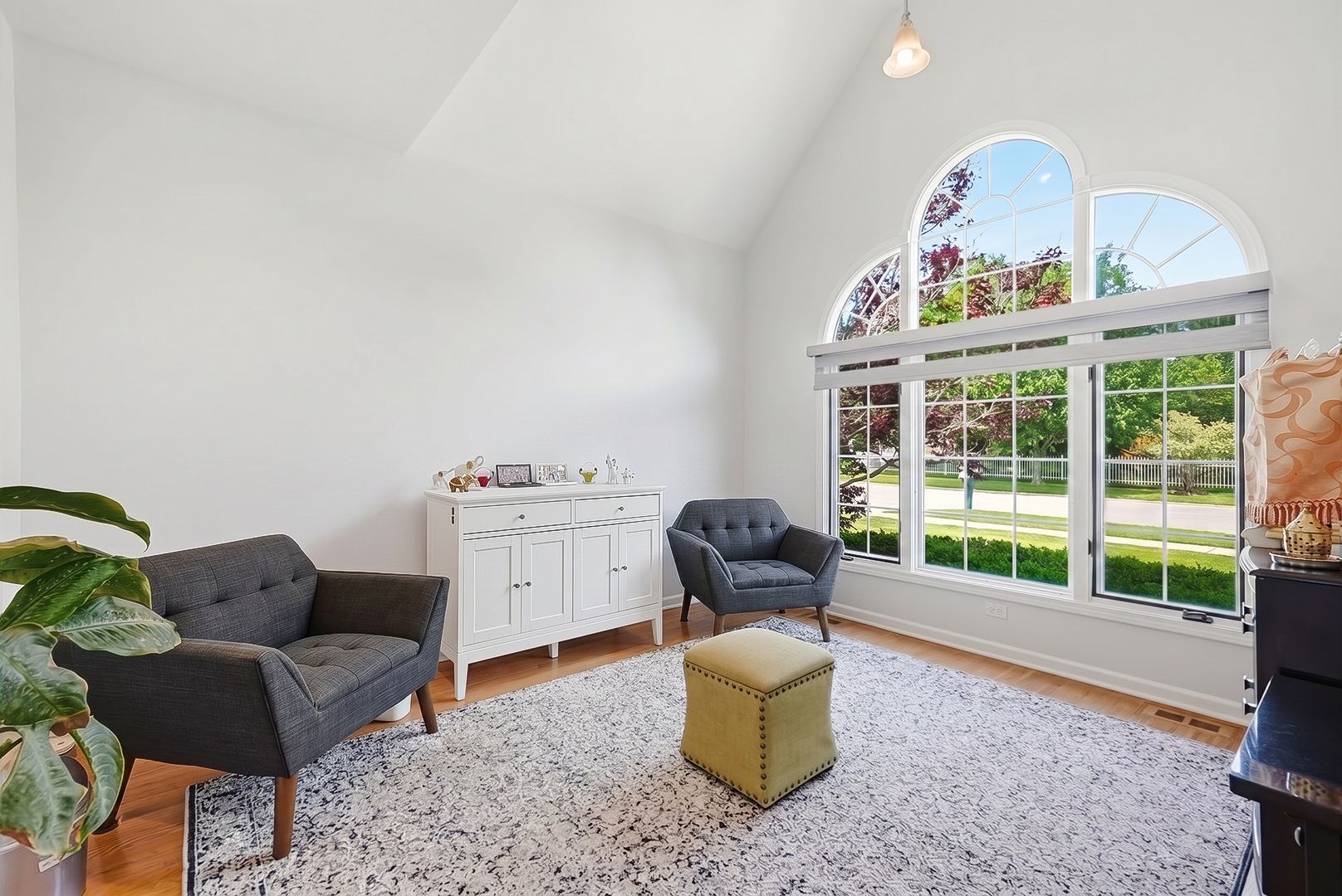 22W133 GLENRISE Court