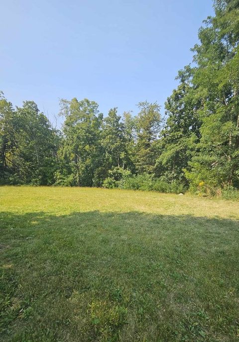 433 WOODLAND Trail Lindenhurst IL 60046