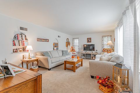 Tiny photo for 1 Keokuk Street, Lincoln, IL 62656 (MLS # 12478543)