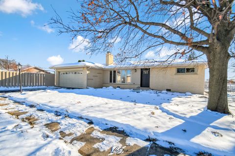 Tiny photo for 8101 S Oketo Avenue, Bridgeview, IL 60455 (MLS # 12528213)