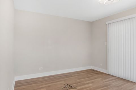 Tiny photo for 8101 S Oketo Avenue, Bridgeview, IL 60455 (MLS # 12528213)