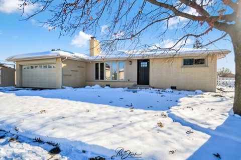 Photo of 8101 S Oketo Avenue, Bridgeview, IL 60455 (MLS # 12528213)