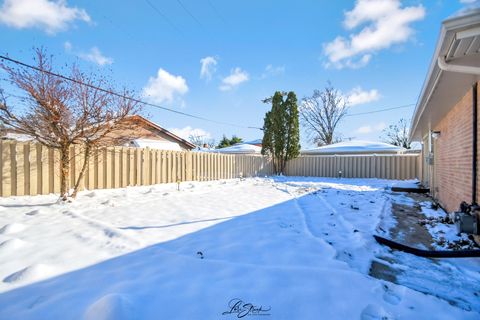 Tiny photo for 8101 S Oketo Avenue, Bridgeview, IL 60455 (MLS # 12528213)