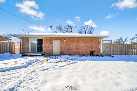 Tiny photo for 8101 S Oketo Avenue, Bridgeview, IL 60455 (MLS # 12528213)