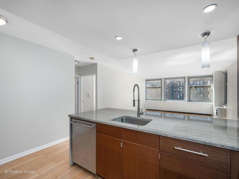 Tiny photo for 30 E ELM Street #14E, Chicago, IL 60611 (MLS # 12505434)