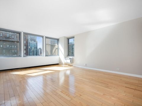 Tiny photo for 30 E ELM Street #14E, Chicago, IL 60611 (MLS # 12505434)