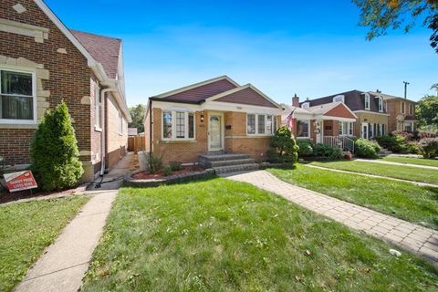 Photo of 6011 N Monitor Avenue, Chicago, IL 60646 (MLS # 12533466)