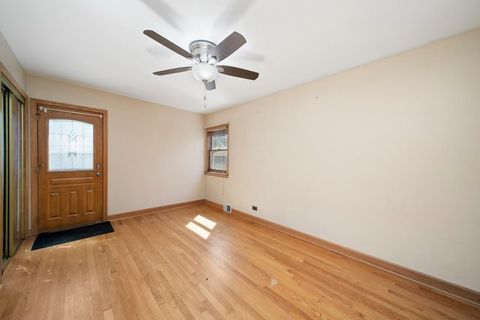 Tiny photo for 6011 N Monitor Avenue, Chicago, IL 60646 (MLS # 12533466)