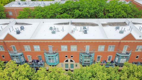 Tiny photo for 4518 S Woodlawn Avenue #4518, Chicago, IL 60653 (MLS # 12473130)