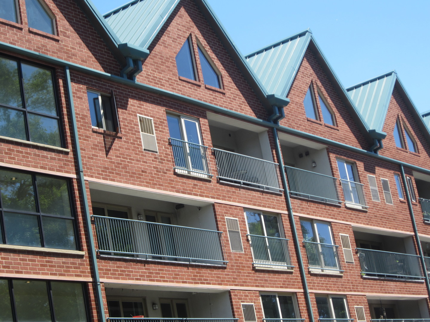 1111 Burlington Avenue 402