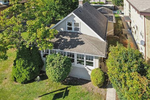 Photo of 906 State Street, Lemont, IL 60439 (MLS # 12516511)