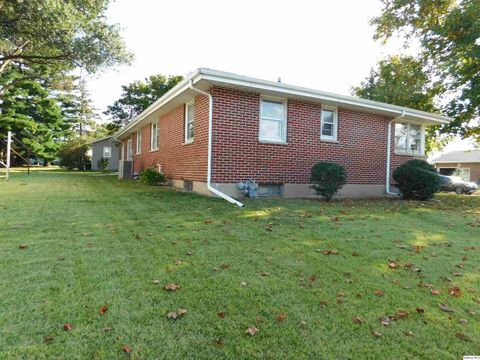 Tiny photo for 710 Sherwood Drive, Quincy, IL 62305 (MLS # 12478831)