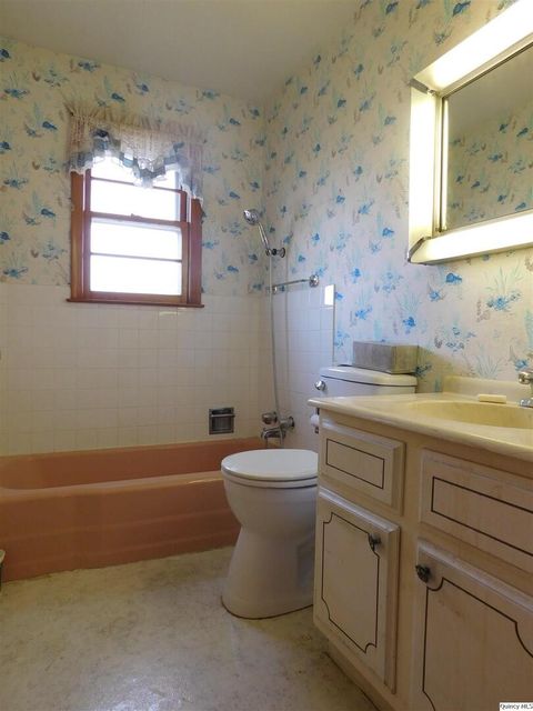 Tiny photo for 710 Sherwood Drive, Quincy, IL 62305 (MLS # 12478831)