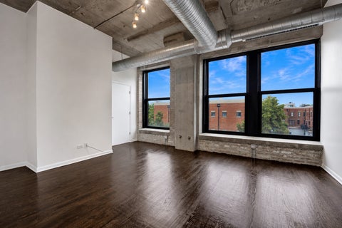 Tiny photo for 1000 W 15th Street #328, Chicago, IL 60608 (MLS # 12682748)