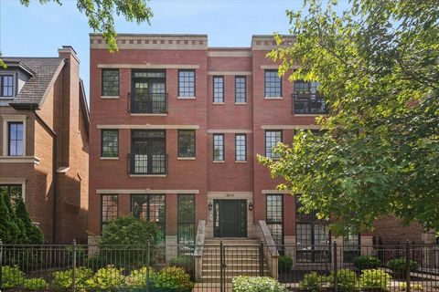 Photo of 3625 N Lakewood Avenue #1N, Chicago, IL 60613 (MLS # 12609351)
