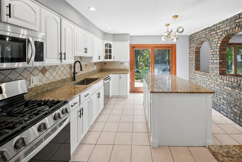 Tiny photo for 568 N Plamondon Drive, Addison, IL 60101 (MLS # 12751088)
