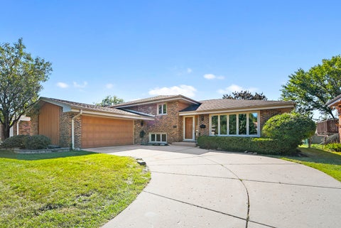 Photo of 568 N Plamondon Drive, Addison, IL 60101 (MLS # 12751088)