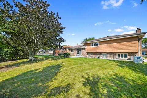 Tiny photo for 568 N Plamondon Drive, Addison, IL 60101 (MLS # 12751088)