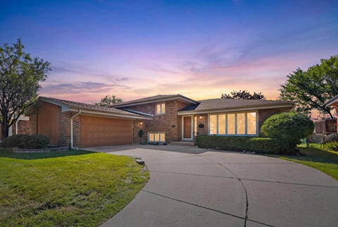 Tiny photo for 568 N Plamondon Drive, Addison, IL 60101 (MLS # 12751088)