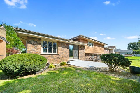 Tiny photo for 568 N Plamondon Drive, Addison, IL 60101 (MLS # 12751088)