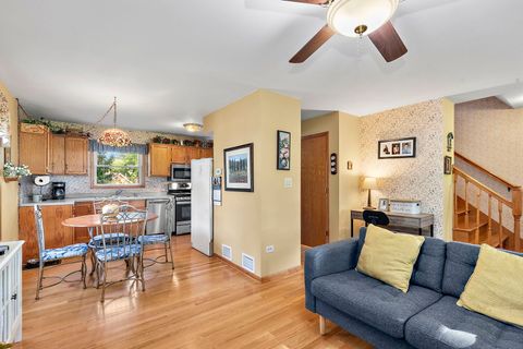 Tiny photo for 26205 N Acorn Lane, Mundelein, IL 60060 (MLS # 12461955)
