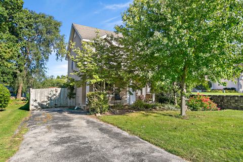 Tiny photo for 26205 N Acorn Lane, Mundelein, IL 60060 (MLS # 12461955)