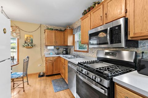 Tiny photo for 26205 N Acorn Lane, Mundelein, IL 60060 (MLS # 12461955)