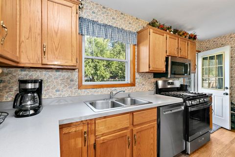 Tiny photo for 26205 N Acorn Lane, Mundelein, IL 60060 (MLS # 12461955)