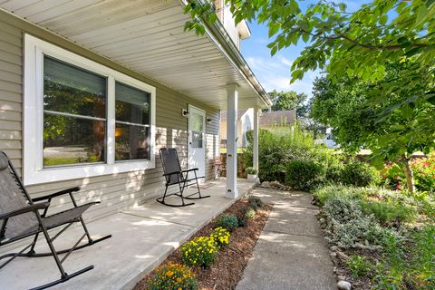 Tiny photo for 26205 N Acorn Lane, Mundelein, IL 60060 (MLS # 12461955)