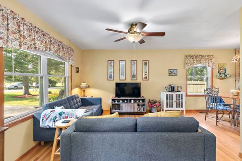 Tiny photo for 26205 N Acorn Lane, Mundelein, IL 60060 (MLS # 12461955)